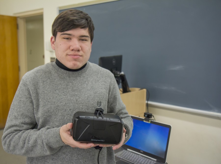 AIC honors student explores virtual reality
